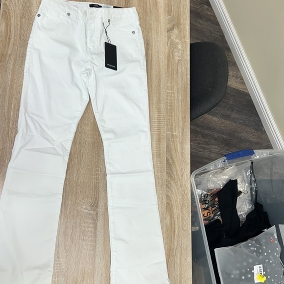 True Religion Becca Mid Rise Bootcut Jeans in Optic White size 20 NWT - Picture 2 of 8